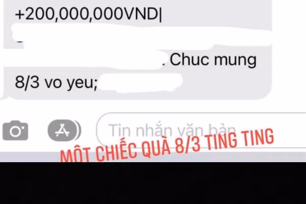 Món quà mà Thu Hương nhận được là số tiền chuyển khoản 200 triệu đồng từ chồng. Có thể đây là chiếc quà "8/3 ấm lòng" nhưng lại khiến cõi lòng cư dân mạng giá băng, nổ mắt ghen tị.