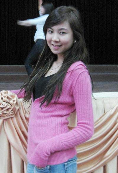 Sinh năm 1990, hot girl Mai Ngọc bước ra từ ngôi trường danh tiếng THPT chuyên Hà Nội - Amsterdam, sau đó khởi nghiệp với vai trò là một người mẫu. Thời đó, khuôn mặt của Mai Ngọc thực sự rất khác so với hiện tại.