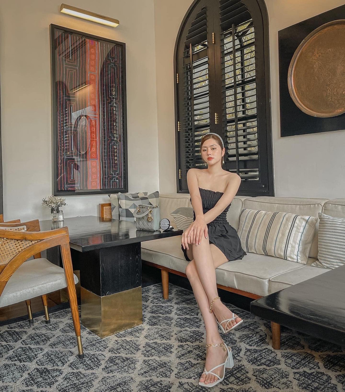 Huỳnh Tiên gây ấn tượng bằng gương mặt đẹp và thân hình vô cùng nuột nà.