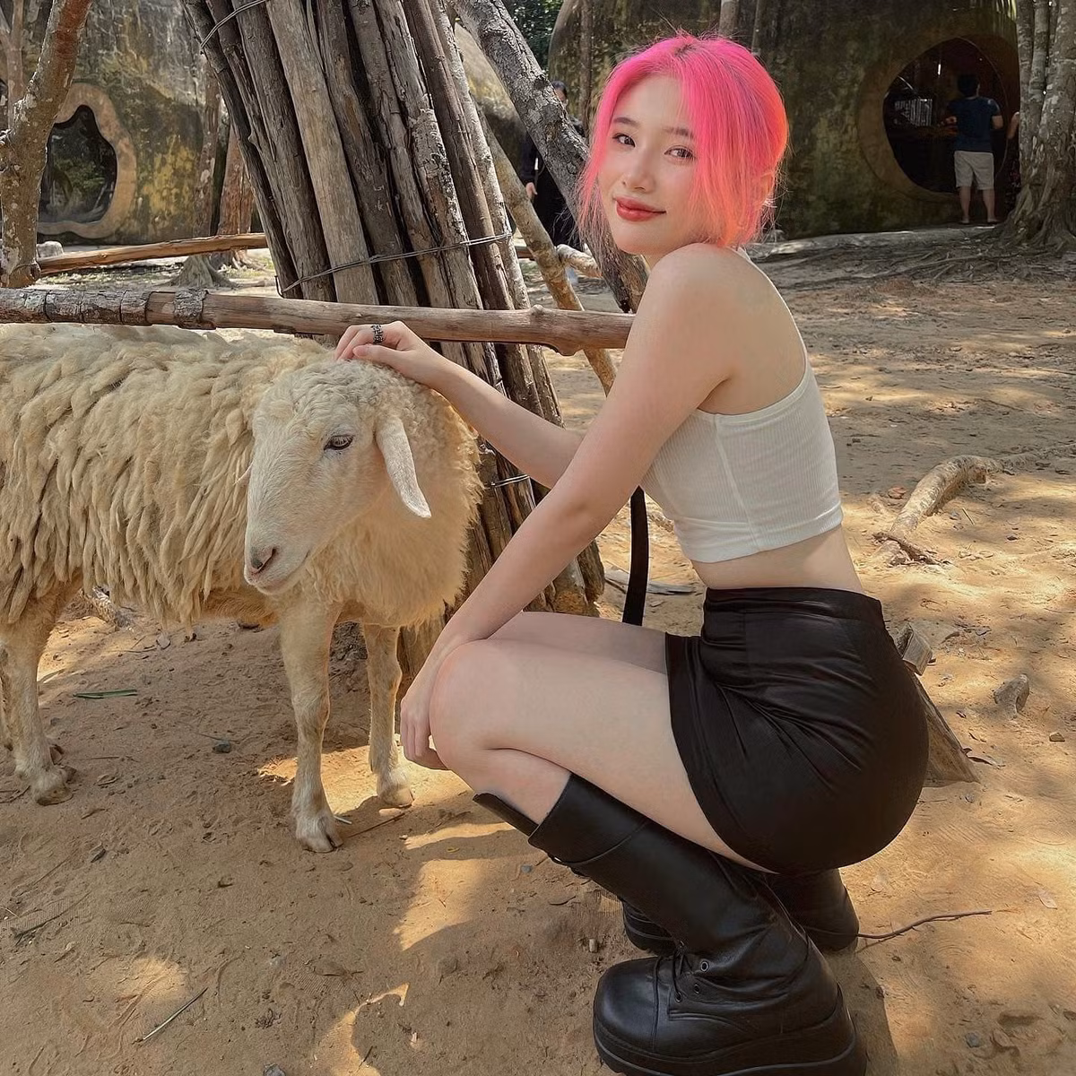 Được biết, Thanh Xuân hiện đang theo học ngành Thiết kế đồ họa, Đại học RMIT