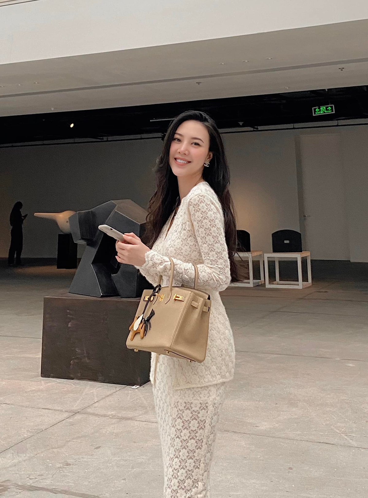 Không thể phủ nhận, nhan sắc bà mẹ bỉm sữa Vũ Ngọc Châm xứng đáng 10 điểm khi vẫn rạng rỡ, tươi tắn trong thời gian mang thai và cả khi đã sinh con.