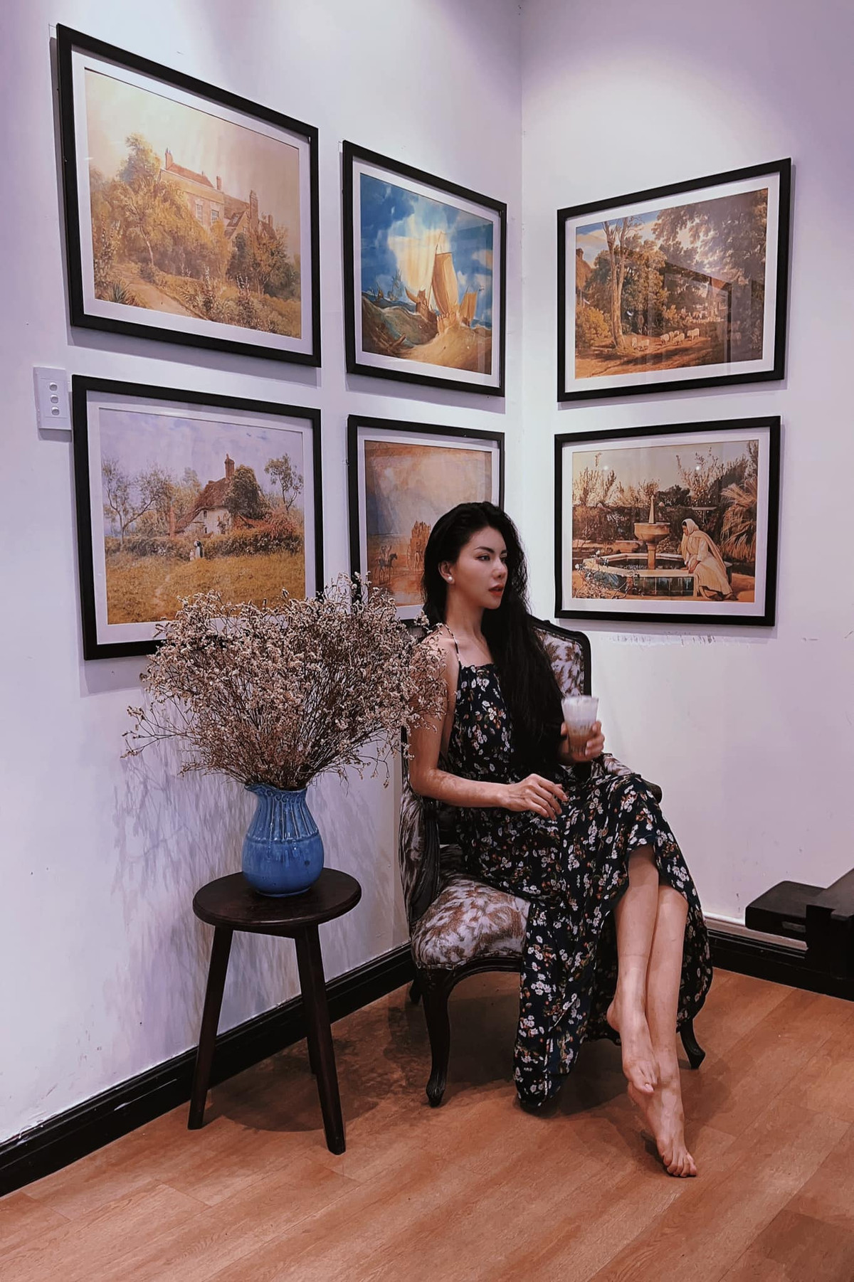 Sở hữu gương mặt ấn tượng cùng chiều cao lý tưởng 1,7m, số đo 88-58-92, Loan Vương luôn cuốn hút đối với người đối diện.