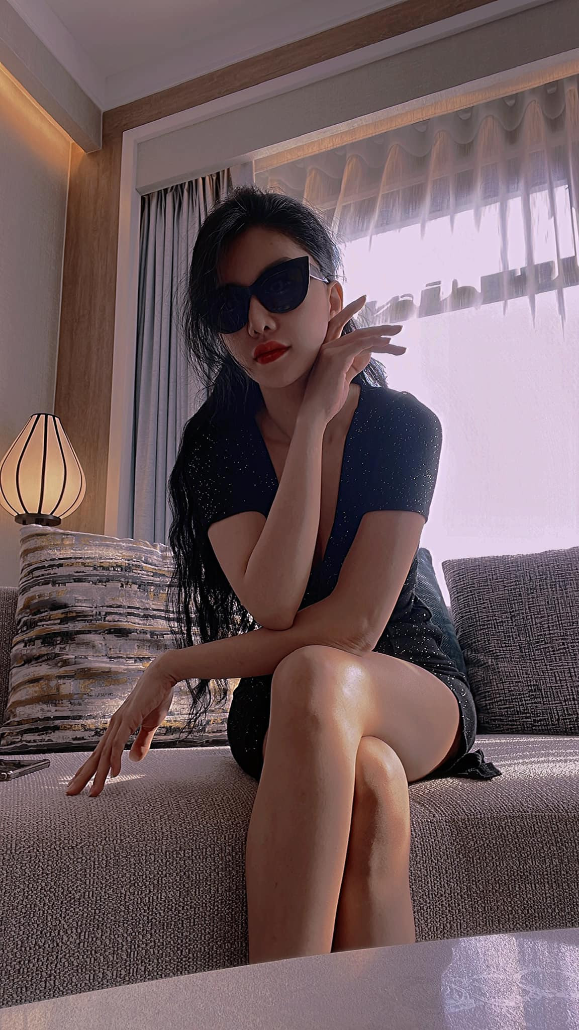 Nhan sắc thu hút của cô tiếp viên hàng không trong công việc hằng ngày. Ảnh: FBNV