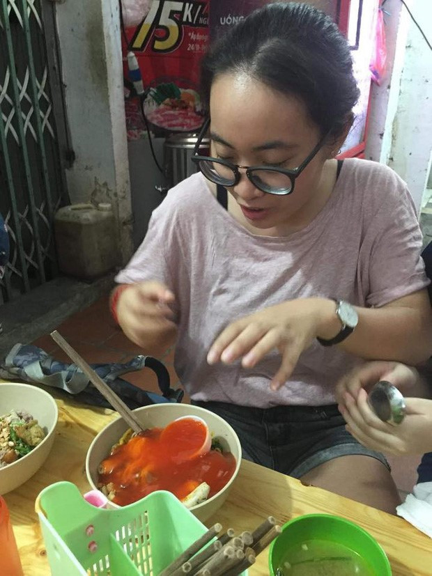 Tình huống “một phút lỡ tay, rơi ngay lọ ớt” từng thu về cả chục nghìn like và bình luận trên MXH.