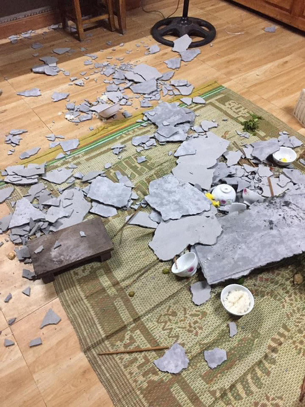 Mâm cơm nóng hổi đã dọn sẵn nhưng vẫn tanh bảnh như thường.