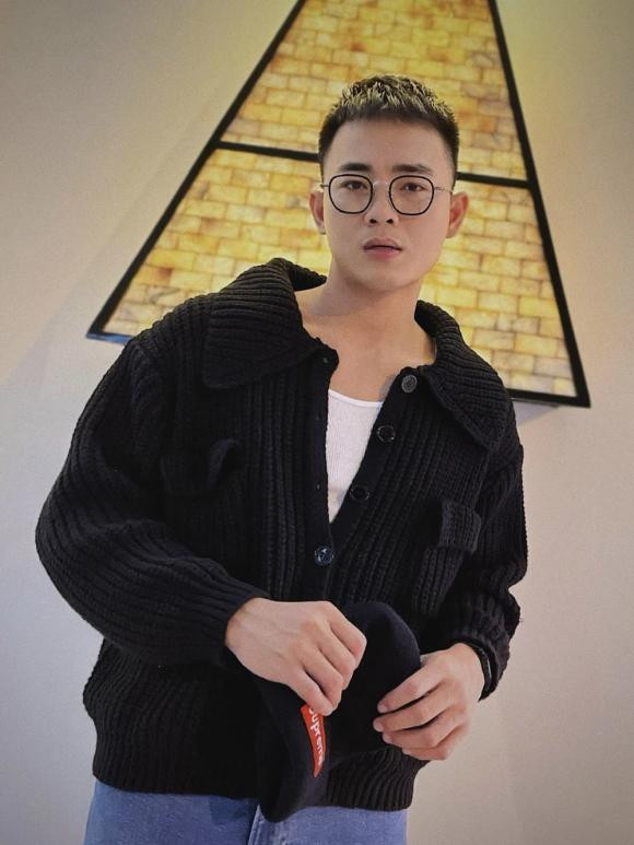 Anh từng góp mặt trong một số bộ phim như Tao Không Xa Mày, Bán Chồng,... Nam diễn viên từng được đề cử nhận ở giải thưởng Ngôi Sao Xanh 2019, Mai Vàng 2019,...