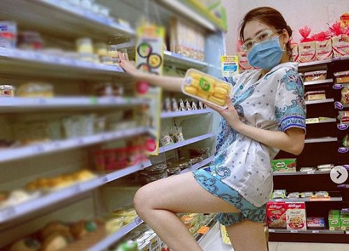 Trước đó Trâm Anh từng gây tranh cãi khi đăng tải hình ảnh mặc đồ ngủ tạo dáng trong siêu thị. Hành động và trang phục tại nơi công cộng của cô lại bị chỉ trích khá nhiều.