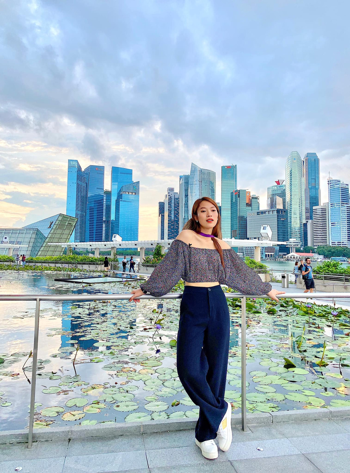 Bên cạnh đó, cô bạn cũng cực đỉnh trong khoản kiếm tiền khi đã tự tậu xe, mua nhà ở Hà Nội và mua đất tặng bố mẹ.