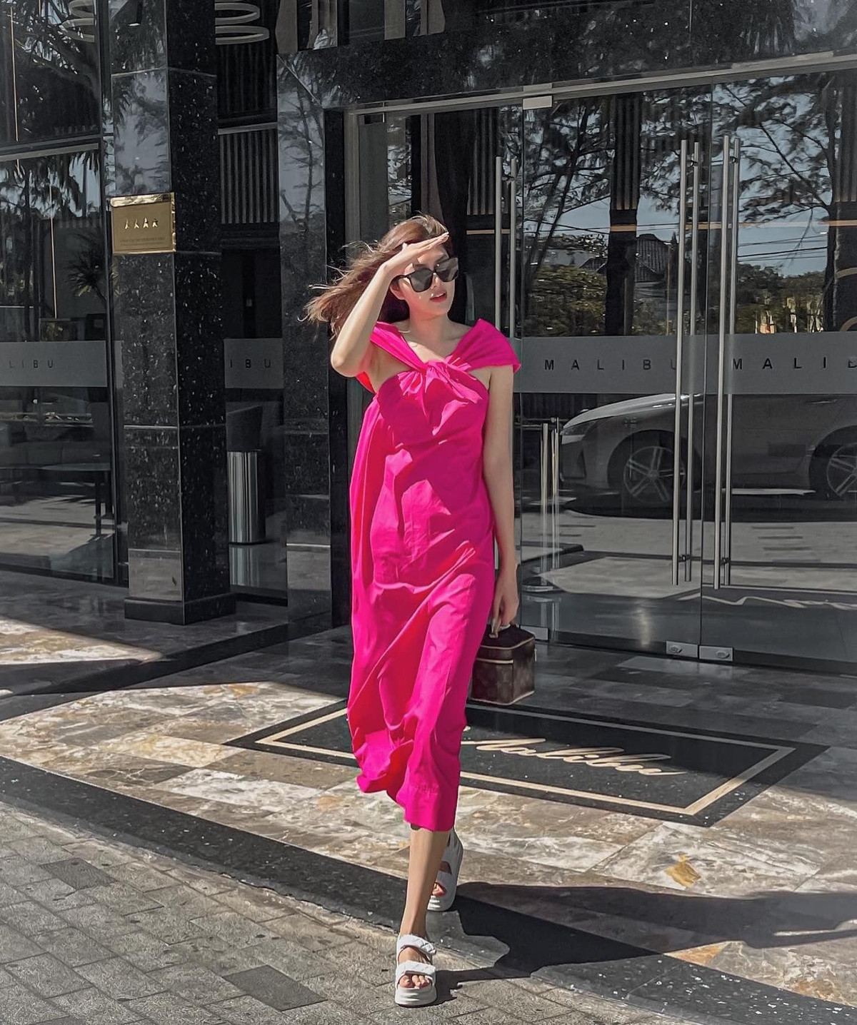 Dù không còn hoạt động nghệ thuật sôi nổi nhưng Huỳnh Tiên vẫn là cái tên tạo nên sức hút bởi gu thời trang sành điệu, bắt mắt.