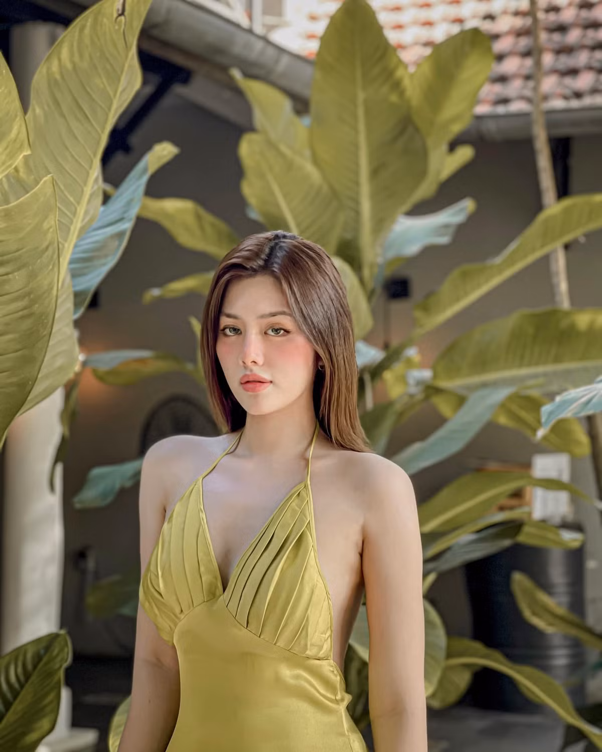 "Tiểu thư RMIT" sở hữu chiều cao ấn tượng 1,82m cùng số đo 3 vòng chuẩn mẫu.