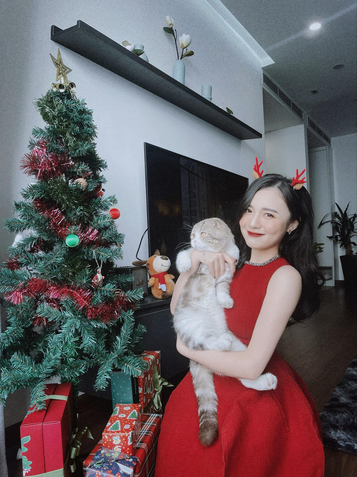 Phương Thảo cũng từng chia sẻ trên báo chí, cô thấy khá thoải mái sau khi kết hôn. Hai vợ chồng đều là người trẻ, lại là đồng nghiệp nên thấu hiểu và thông cảm cho nhau.