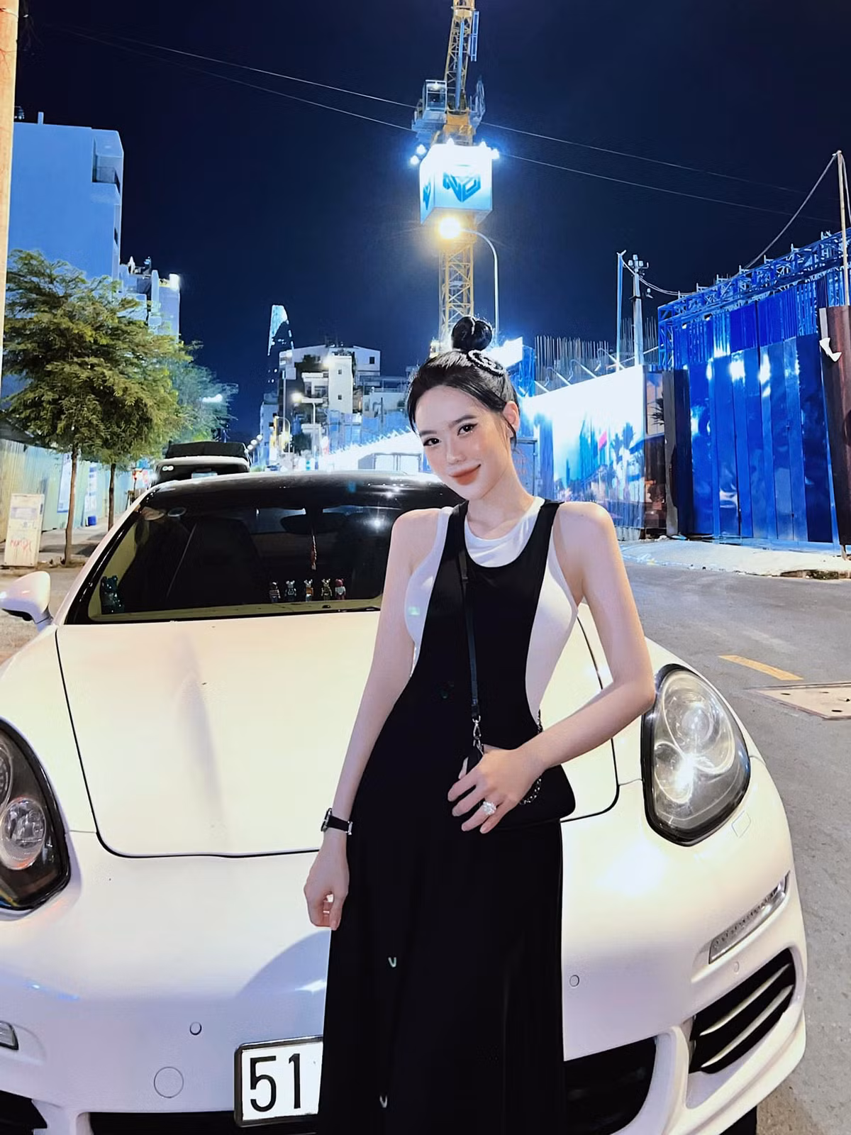 Vân Tiny (Nguyễn Hải Vân) được biết tới nhiều hơn với danh xưng con dâu "ông trùm" điện tử Sài thành.