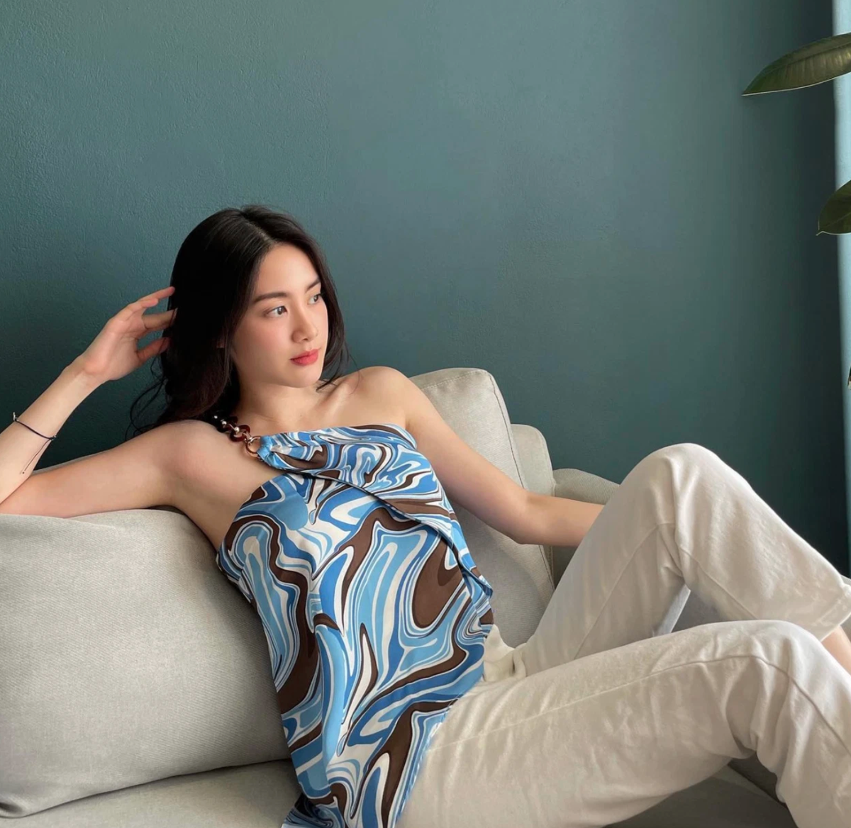 Ngoài nhan sắc xinh đẹp, cô nàng còn sở hữu hình thể mảnh mai, chuẩn châu Á. Ảnh: IGNV