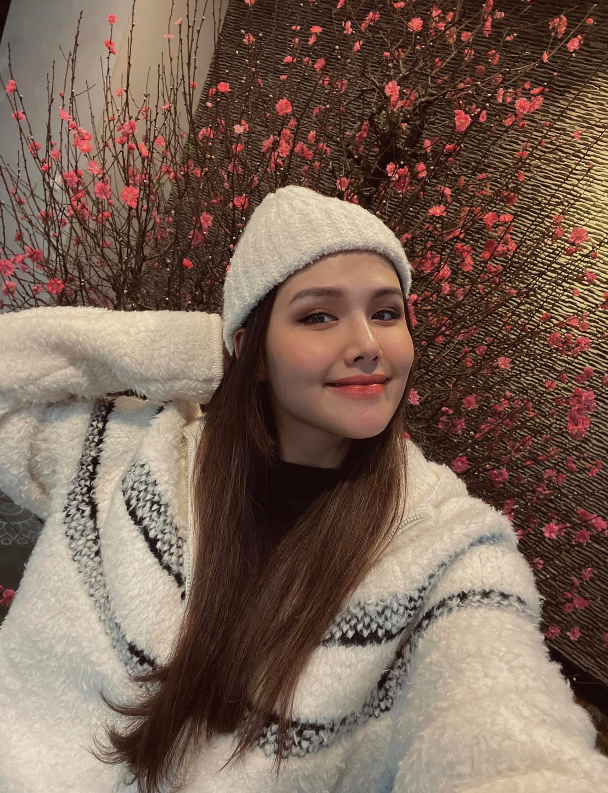 Vóc dáng mảnh mai, quyến rũ của cô nàng nhận được nhiều lời khen ngợi từ người hâm mộ.