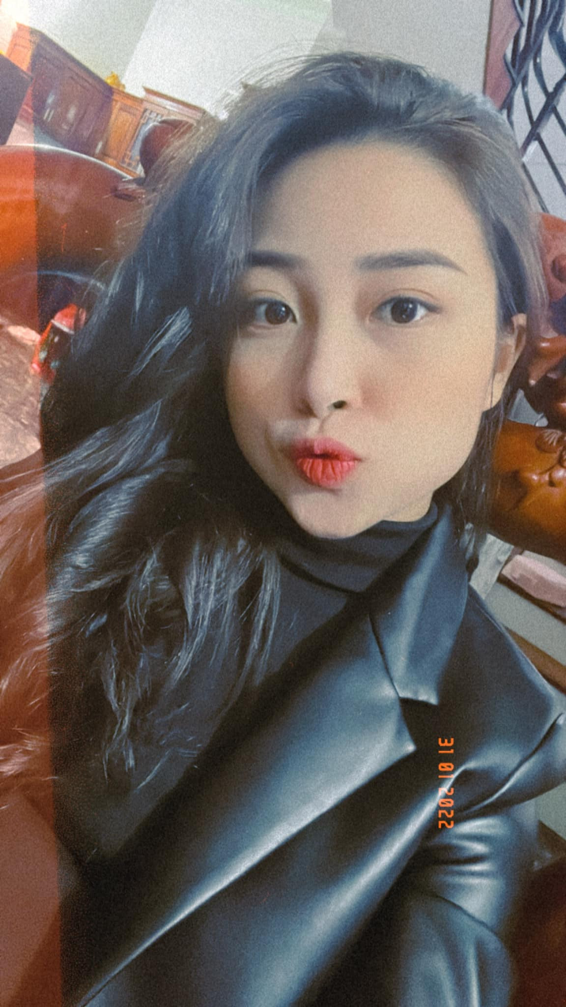 Nhìn hình ảnh xinh đẹp của Nhật Linh, không ít chị em bày tỏ sự ghen tị. Thậm chí nhiều người còn bình luận, "xin vía" để mong có được nhan sắc đỉnh cao như cô.