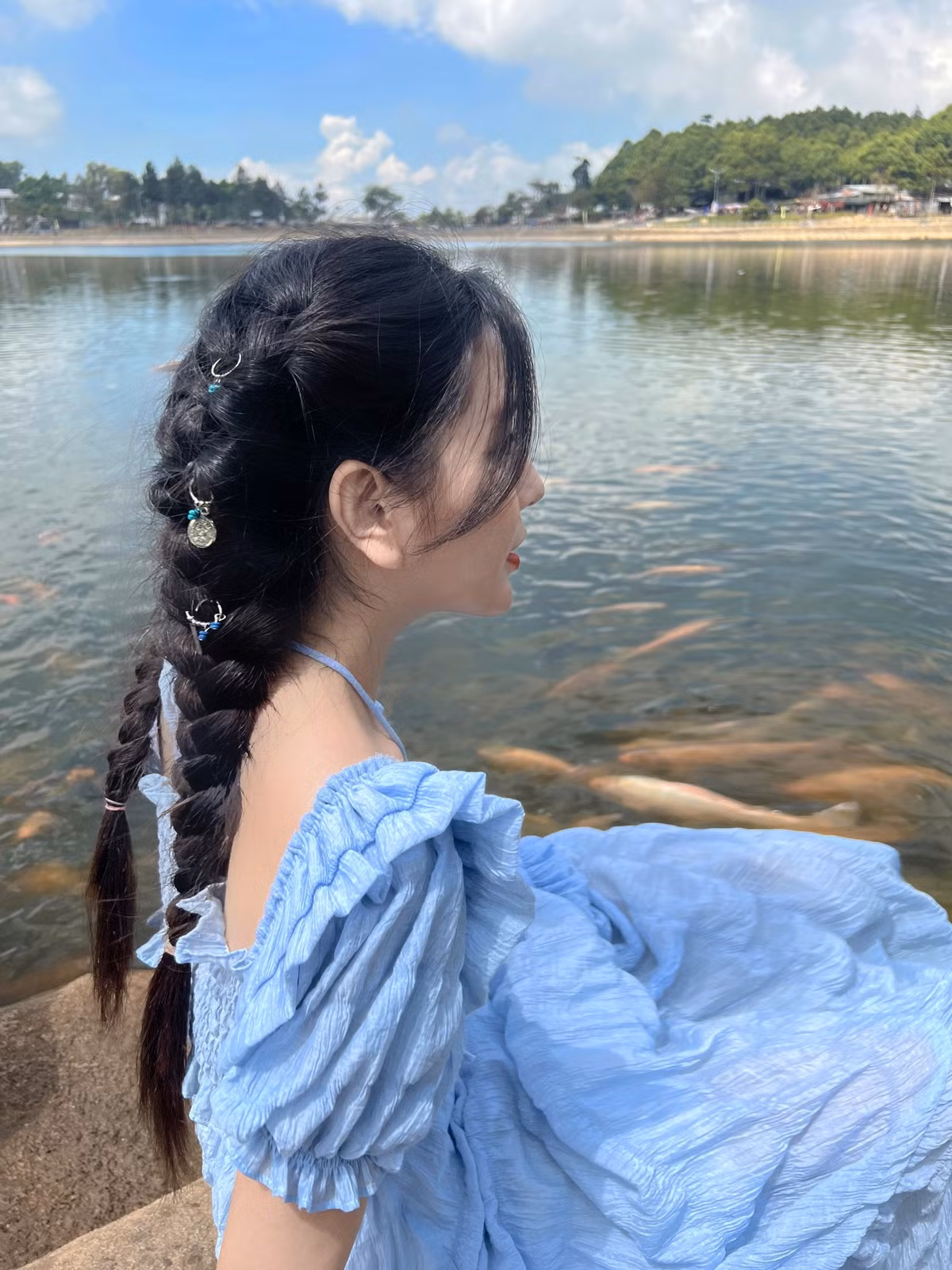 Võ Ngọc Trân từng được mệnh danh là nữ sinh cấp 3 hot nhất Sài Gòn nhờ sở hữu gương mặt xinh đẹp và có phần sắc sảo.