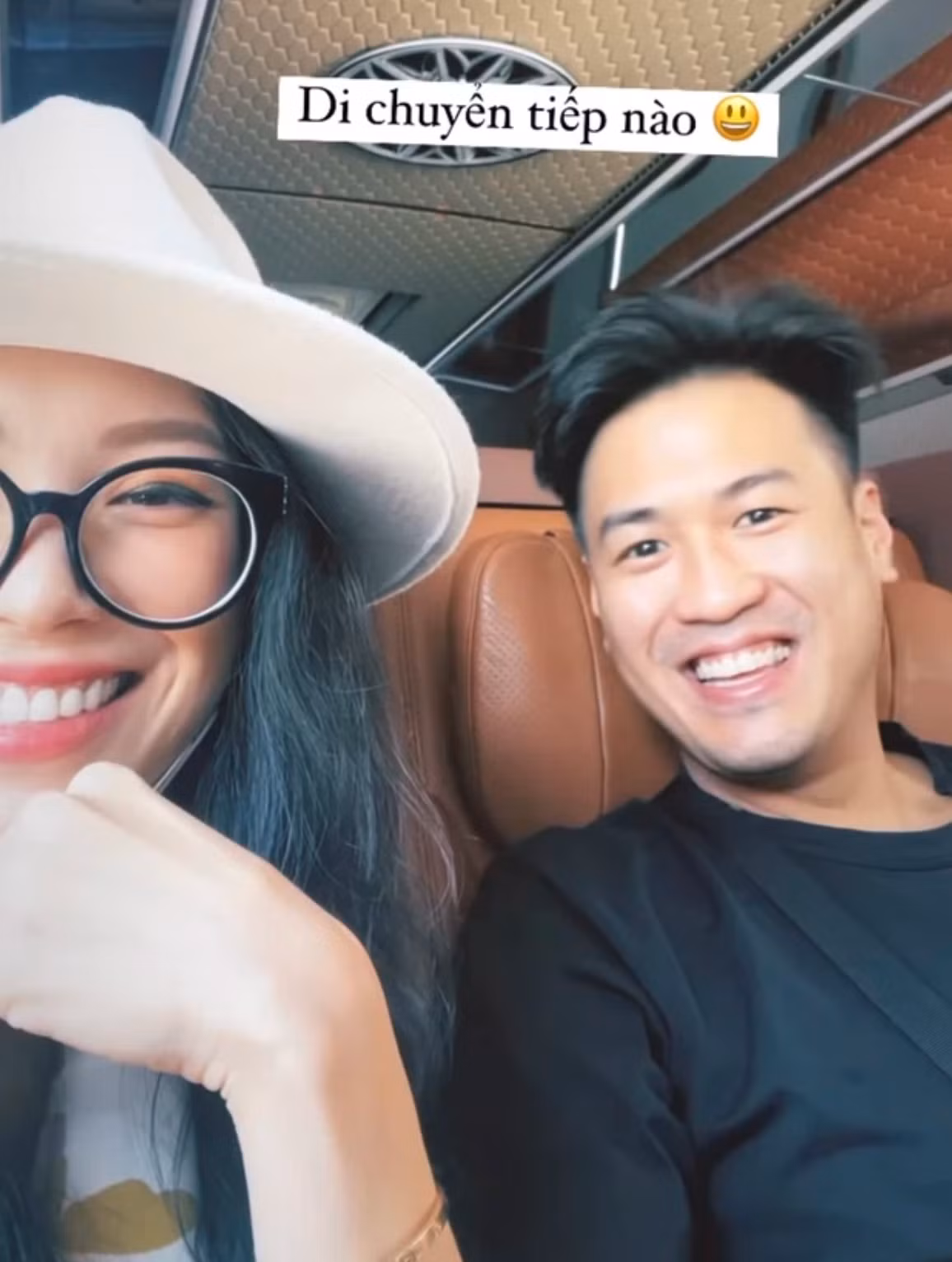 Bên cạnh đó, không ít netizen còn tò mò về động thái của Linh Rin với hình ảnh này, Tuy vậy, cô nàng im lặng, không có bình luận gì, thay vào đó là icon mặt khóc của chị dâu Hà Tăng, chứng tỏ Hà Tăng và người phụ nữ trong ảnh cũng quen biết nhau.