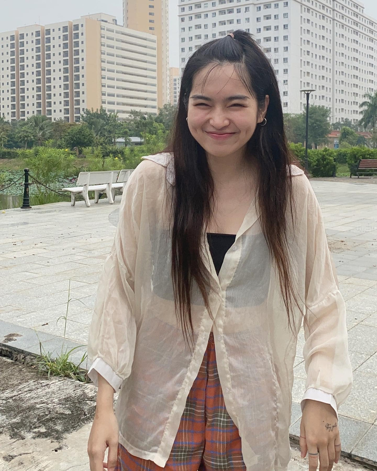 Nhiều người liên tưởng đến hình ảnh Khánh Vân gây tranh cãi ở Sao Nhập Ngũ vì quá mau nước mắt.