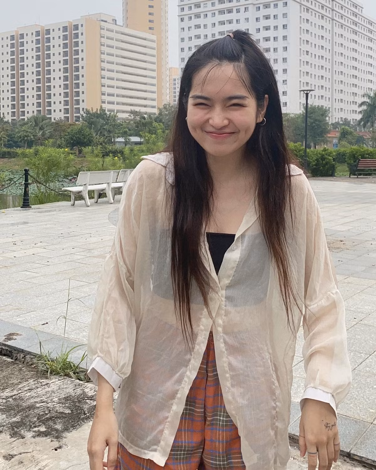 Nhiều người liên tưởng đến hình ảnh Khánh Vân gây tranh cãi ở Sao Nhập Ngũ vì quá mau nước mắt.