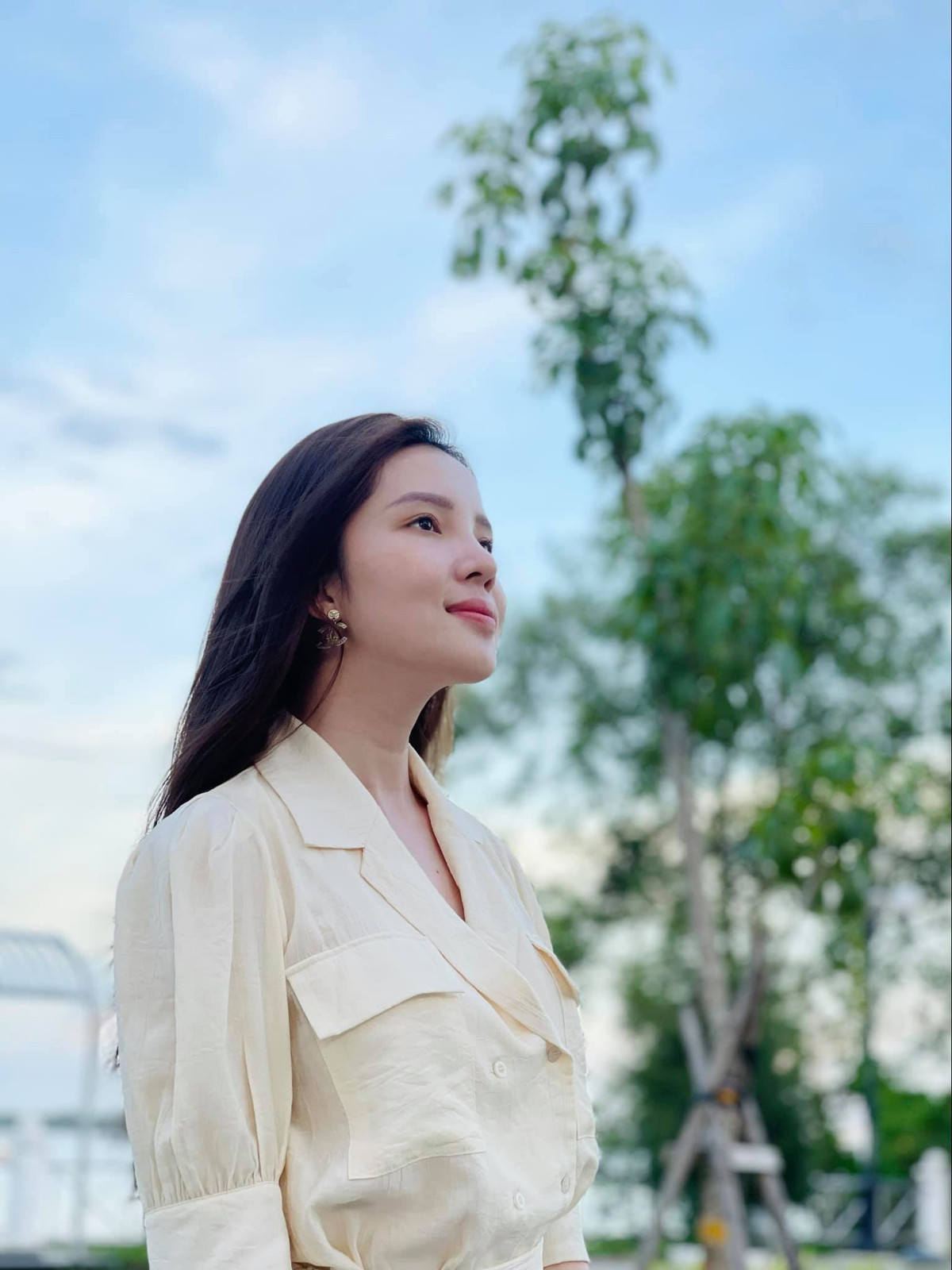 Mỗi lần xuất hiện, nữ giảng viên Cần Thơ đều rất chỉn chu, trau chuốt ngoại hình.