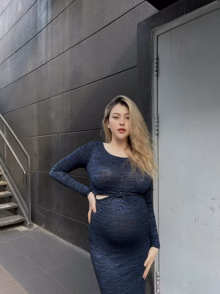 Hiếm ai giữ được phong độ nhan sắc, bầu bí mà vẫn xinh như hot girl Sunna.