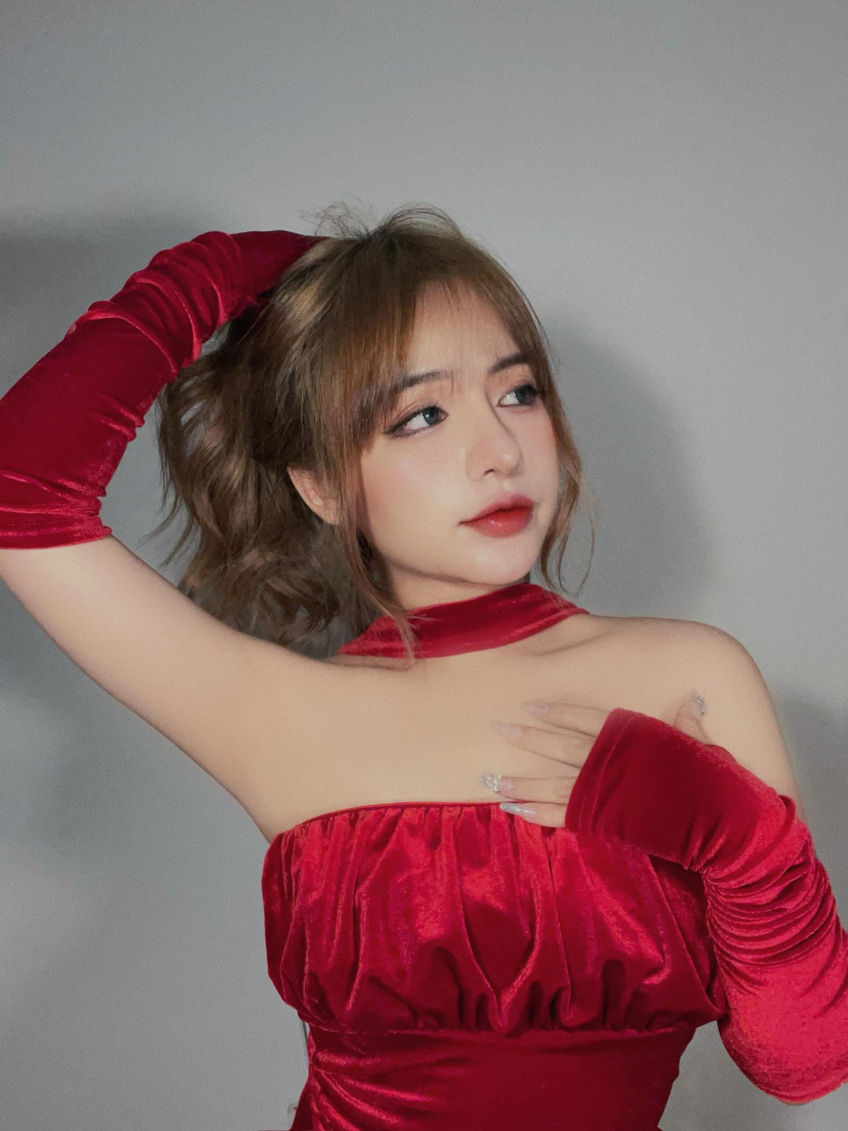 Cô còn được biết tới như một hot TikToker với số lượng người theo dõi khá khủng.