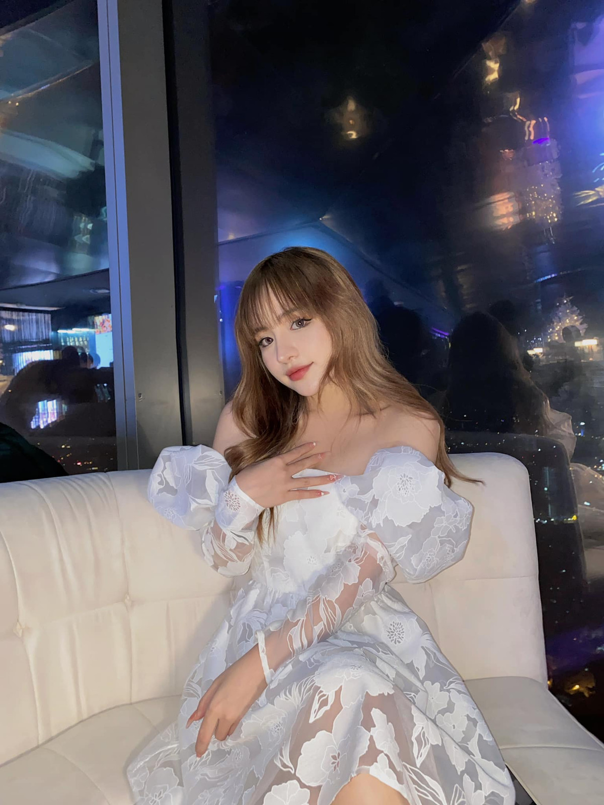 Hot teen 10x sở hữu đủ mọi phong cách ăn mặc, từ “bánh bèo” cho tới “ quyến rũ, gợi cảm”. Ảnh: FBNV