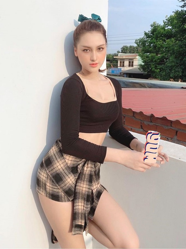 Duyên khá kín tiếng, không thích ồn ào và không muốn dùng scandal để nổi tiếng như nhiều gái xinh khác.