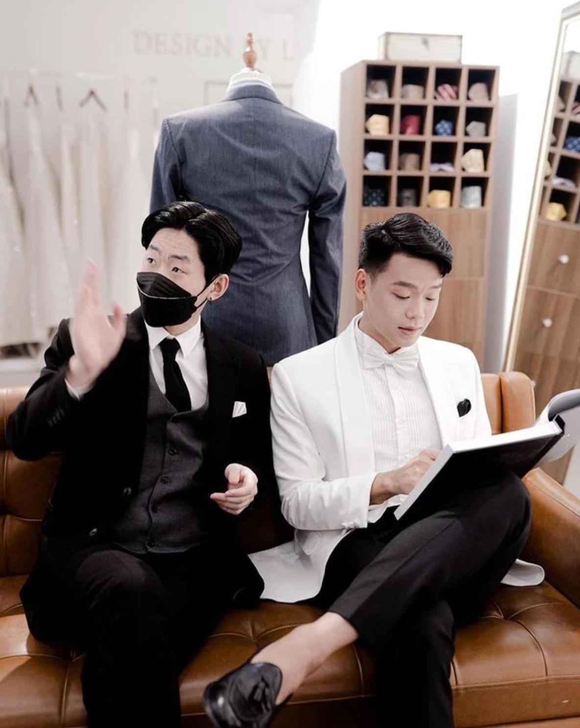 Cả hai sẽ chính thức làm lễ ăn hỏi tại quê nhà vào ngày hôm nay (19/3), trùng với lịch tập trung của ĐT Việt Nam.