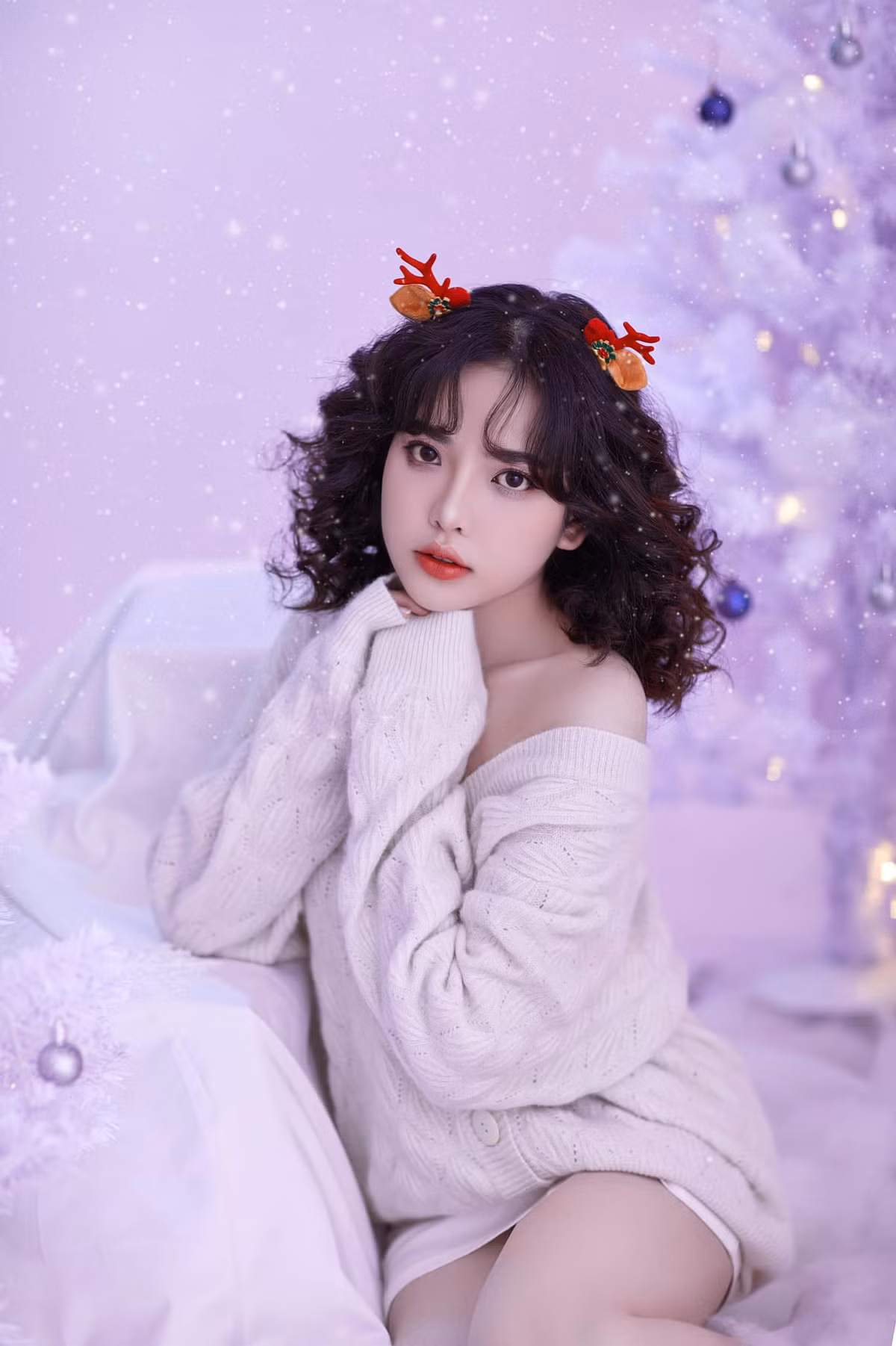 Không những vậy, nữ sinh Gen Z còn sở hữu 3 vòng với số đo "chuẩn búp bê", khiến ai cũng bị cuốn hút ngay từ lần gặp đầu.