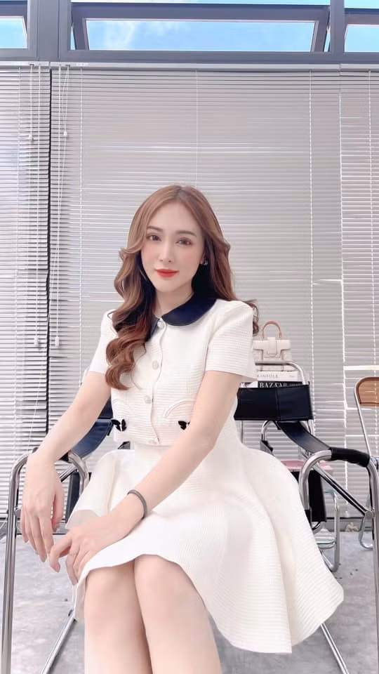 Vẻ ngoài ngày càng thăng hạng của hot girl, cô nàng còn sở hữu vóc dáng thanh mảnh thu hút.