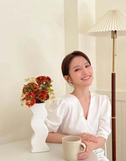 Jui-hsueh được nhận xét có nét đẹp cuốn hút khi mang trong mình dòng máu lai giữa người Tạng và người Uzbek.