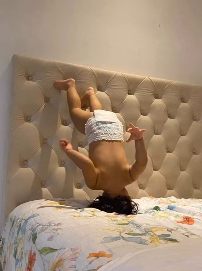 Dù câu chuyện đẻ con gái nghịch ngợm không còn mới trên mạng xã hội nhưng mỗi khi hình ảnh những "cô chiêu" quái đản lại khiến netizen bàn tán xôn xao.