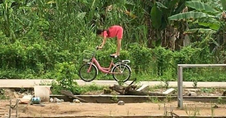 Nhìn những bức ảnh này, cư dân mạng ai cũng phải công nhận bảo đẻ con gái dịu dàng là sai quá sai. Ảnh: Tổng hợp