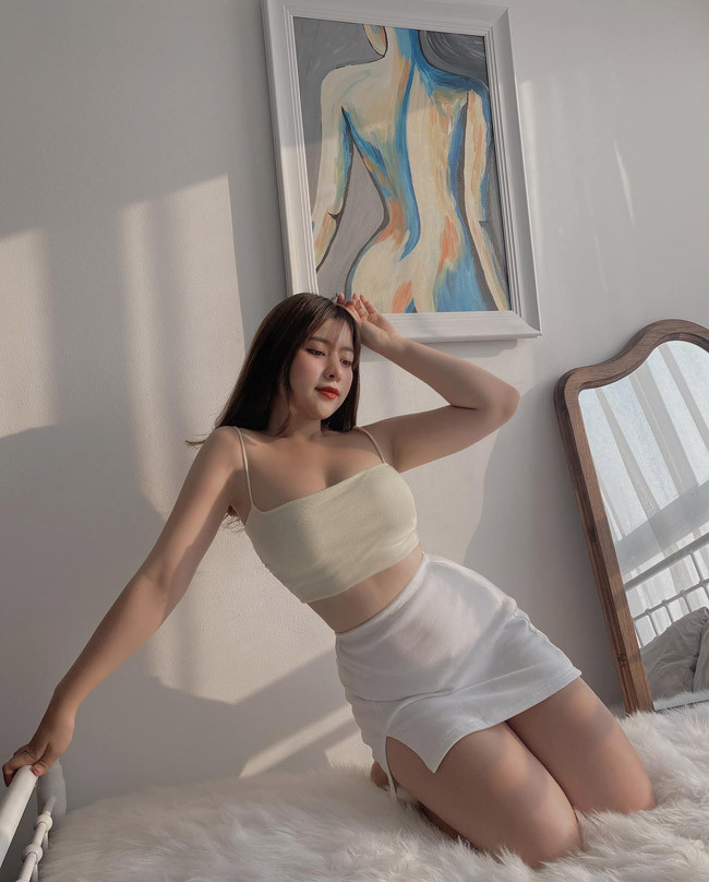 Thường xuyên xuất hiện với vẻ ngoài nóng bỏng, Thanh Hải cũng gặp khá nhiều rắc rối. Thường thì cô chọn cách chặn những tin nhắn không hay đó và không quá bận tâm đến chúng. Ảnh: Tổng hợp