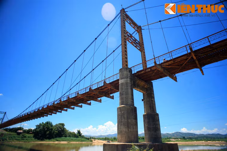 Việc xây dựng cây cầu đã cải thiện rõ rệt cuộc sống của dân cư và làm thay đổi toàn diện bộ mặt kinh tế - xã hội của Kon Tum.