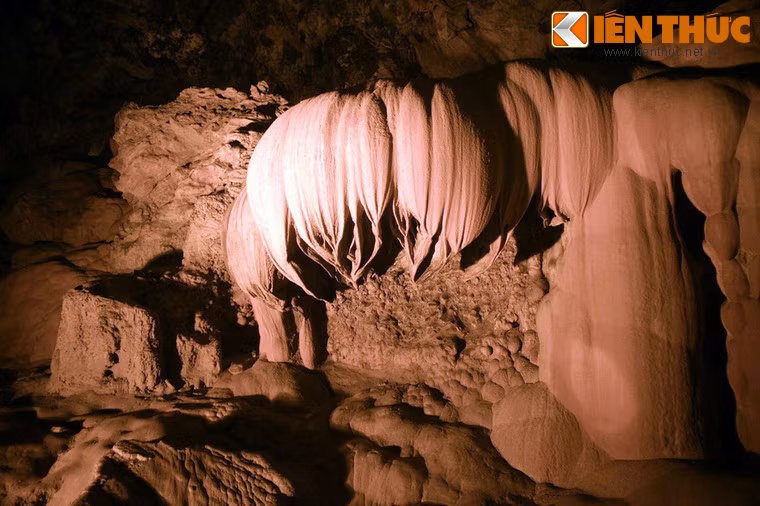 Hiện nay, chỉ chưa đến một nửa chiều dài của động được mở cửa phục vụ du khách. Động Ngườm Ngao cùng thác Bản Giốc đã tạo nên một cụm danh thắng tuyệt vời và bất kỳ người Việt nào cũng mong ước một lần được ghé thăm trong đời.