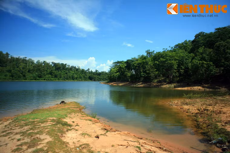 Đăk Mil là tên gọi của hồ theo tiếng Ê Đê. Hồ còn có tên khác là hồ Đức Minh theo cách gọi bằng tiếng Việt.