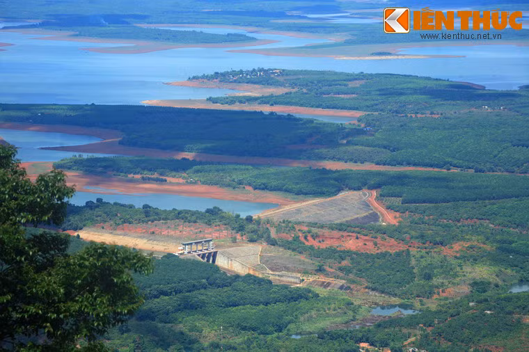 Những năm gần đây, hồ nước mang cái tên thơ mộng này đang được phát triển thành một trọng điểm du lịch của Bình Phước.