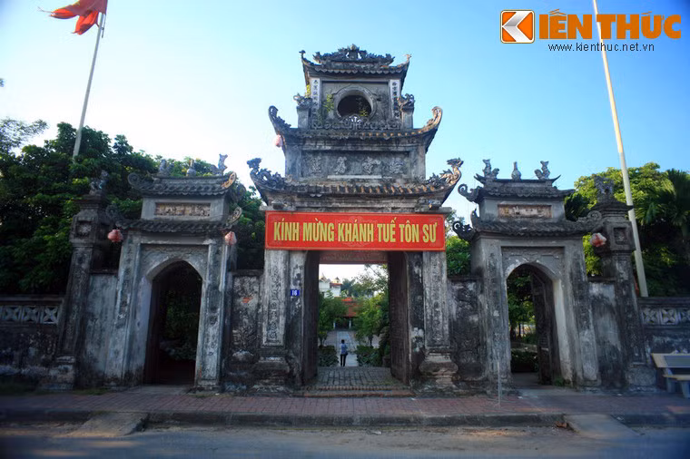 Ngôi chùa này được xây dựng từ thời Hậu Lê (thế kỷ 15) và trải qua một cuộc trùng tu lớn vào năm 1707 để có kiến trúc hoàn chỉnh như ngày nay.