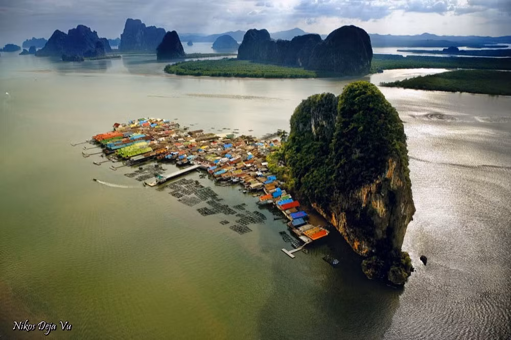 Làng Koh Pannyi ở vịnh Phang Nga, Thái Lan.