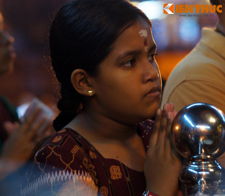 Ngay sau đó người Ấn đã xây dựng Batu thành trung tâm tôn giáo của đạo Hindu ở Malaysia. Sau nhiều thập niên, các hạng mục khác nhau của hang động được xây dựng để có diện mạo như ngày nay.