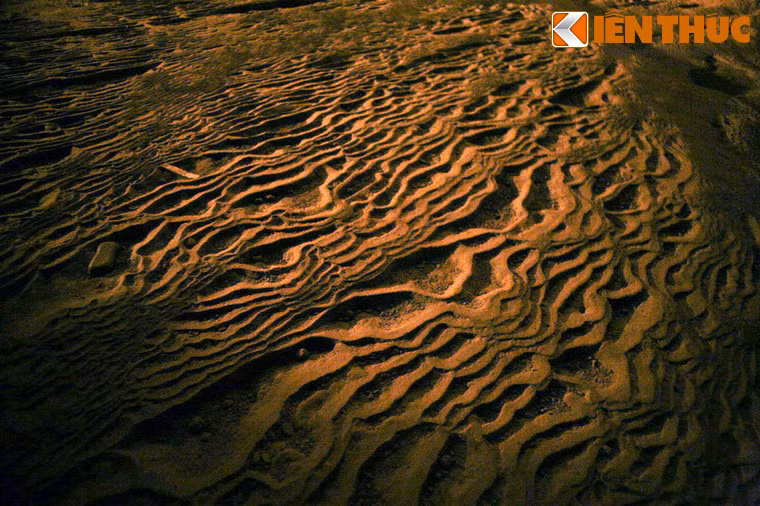 Một số hình ảnh khác về động Ngườm Ngao.