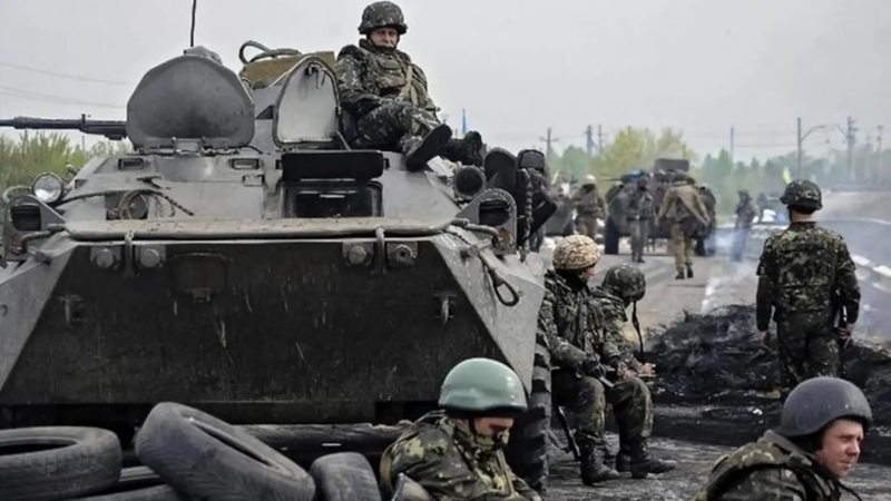 Động thái của ông Yevkurov chắc chắn là phản ứng trực tiếp trước nhận xét của Thiếu tá Heitman. Bằng cách thành lập và huấn luyện các đơn vị tình nguyện mới, Nga rõ ràng đang tăng cường sự hiện diện quân sự và hiệu quả chiến đấu ở các khu vực như Kursk. Việc thành lập các đơn vị này không chỉ tăng cường sức mạnh quân sự của Nga trên tiền tuyến, mà còn tác động quan trọng đến hành động của quân đội Ukraine. Ảnh: Sohu.