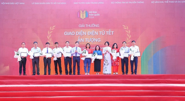 Be mac Hoi Bao toan quoc 2024: Bao chi thuc day doi moi sang tao-Hinh-10