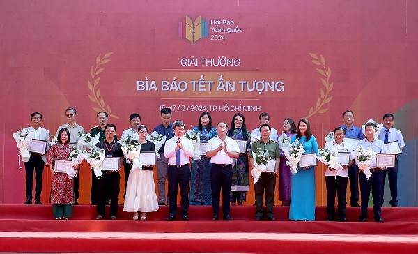 Be mac Hoi Bao toan quoc 2024: Bao chi thuc day doi moi sang tao-Hinh-11