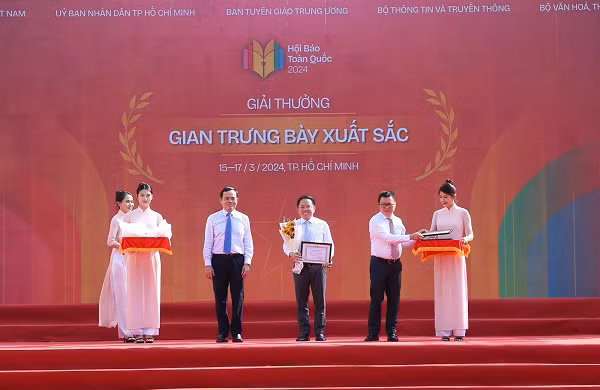 Be mac Hoi Bao toan quoc 2024: Bao chi thuc day doi moi sang tao-Hinh-8