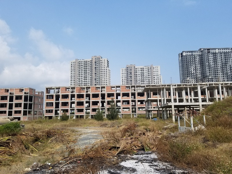 Siêu dự án đình đám này từng được kỳ vọng sẽ góp phần phát triển kinh tế, du lịch của TP Đà Nẵng giờ trong cảnh hoang tàn. Ảnh: Kinh tế môi trường. 