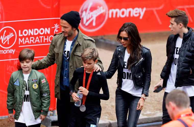 David, Victoria, Brooklyn và Cruz tới ủng hộ Romeo thi chạy marathon hồi tháng 4/2015.