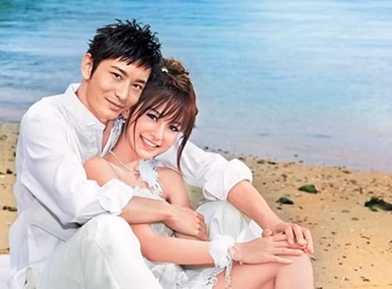 Huỳnh Hiểu Minh, chồng Angelababy, có tài sản trị giá hơn 100 triệu NDT (khoảng 350 tỷ đồng), đứng thứ 5 trong danh sách Người nổi tiếng Trung Quốc giàu nhất do Forbes bình chọn.